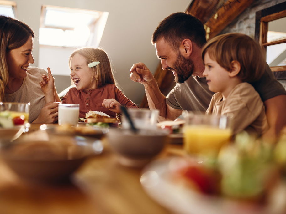 Tischsprüche sind ein schönes Ritual für die ganze Familie.
