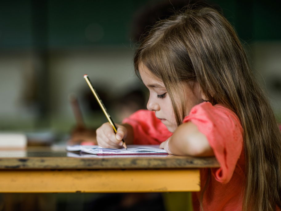"Spickzettel erlaubt!" findet dieses Lehrerin.