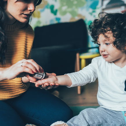 Homöopathische Hausapotheke: Alltagsbeschwerden bei Kindern lindern