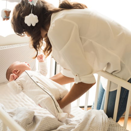 Schlafendes Baby richtig ablegen: Mit DIESER Methode klappt's ohne Aufwachen!
