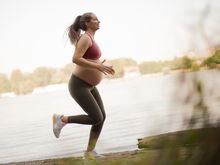 Joggen in der Schwangerschaft: Darauf solltet ihr wirklich achten!