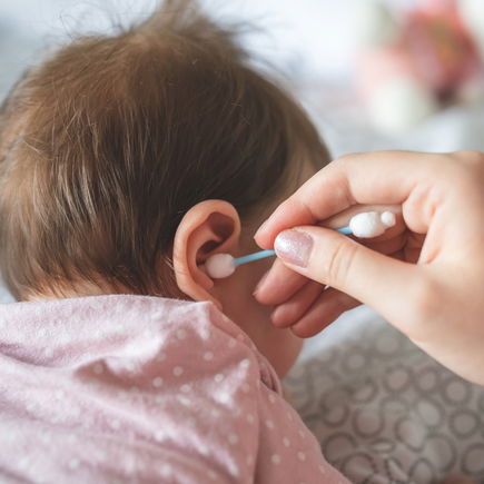 Darf man oder darf man nicht ... Kinderohren mit Wattestäbchen reinigen?