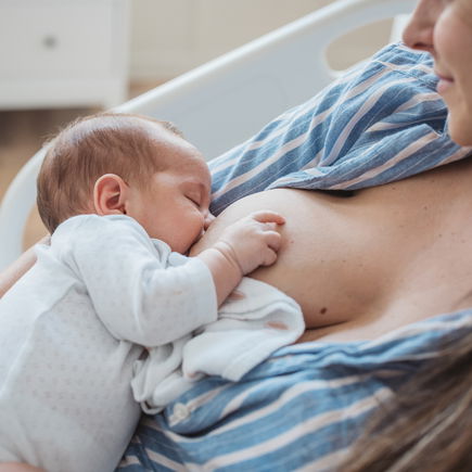 Kolostrum ist das Superfood der Babys – aber warum ist die Vormilch so wichtig?