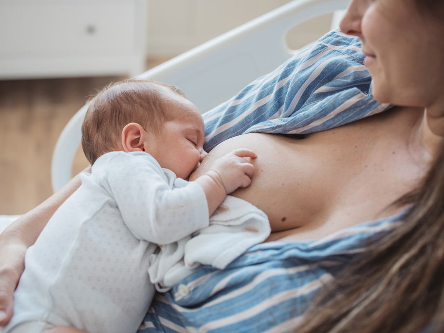 Kolostrum ist das Superfood der Babys – aber warum ist die Vormilch so wichtig?