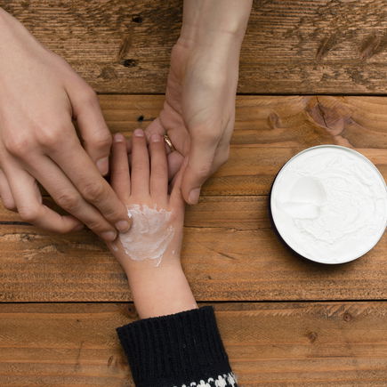 Welche Pflege Kinderhände im Winter brauchen 