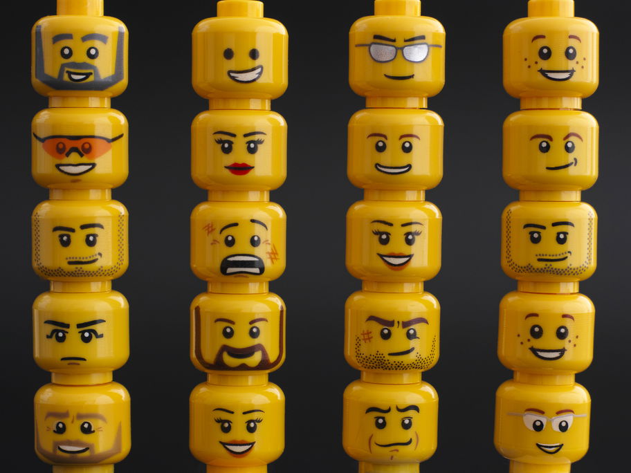 Lego-Kopf verschluckt