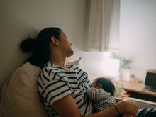Wenn das Baby ständig trinken will: Tipps gegen endloses Clusterfeeding