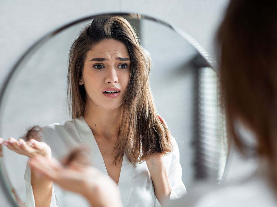 Haarausfall in der Stillzeit – was dann hilft