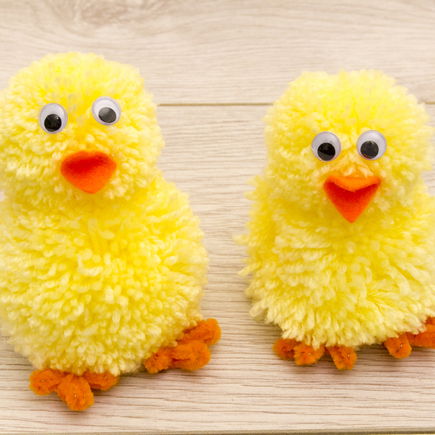 4 niedliche Ideen, wie ihr Osterküken mit Kindern bastelt