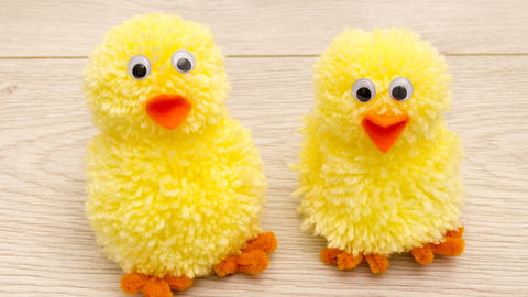 4 niedliche Ideen, wie ihr Osterküken mit Kindern bastelt