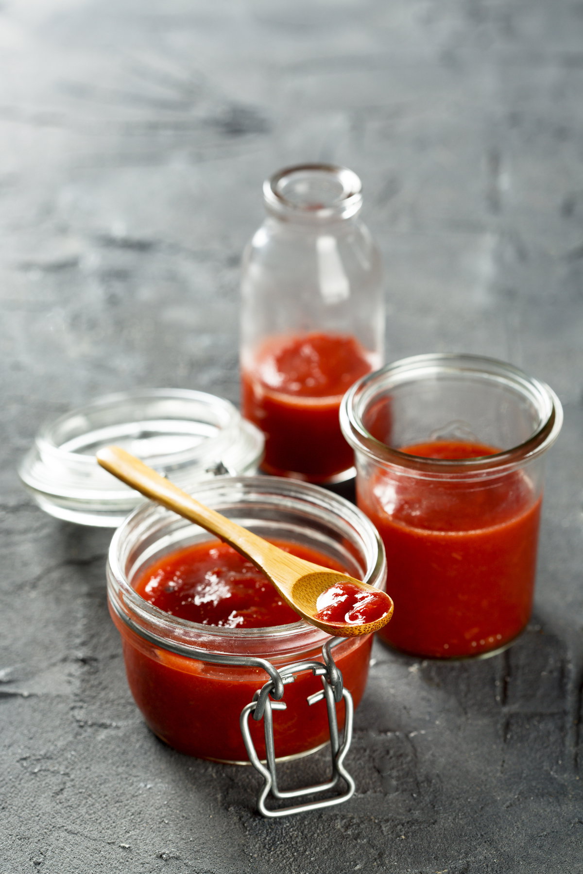 Selbst gemachter Ketchup im Glas