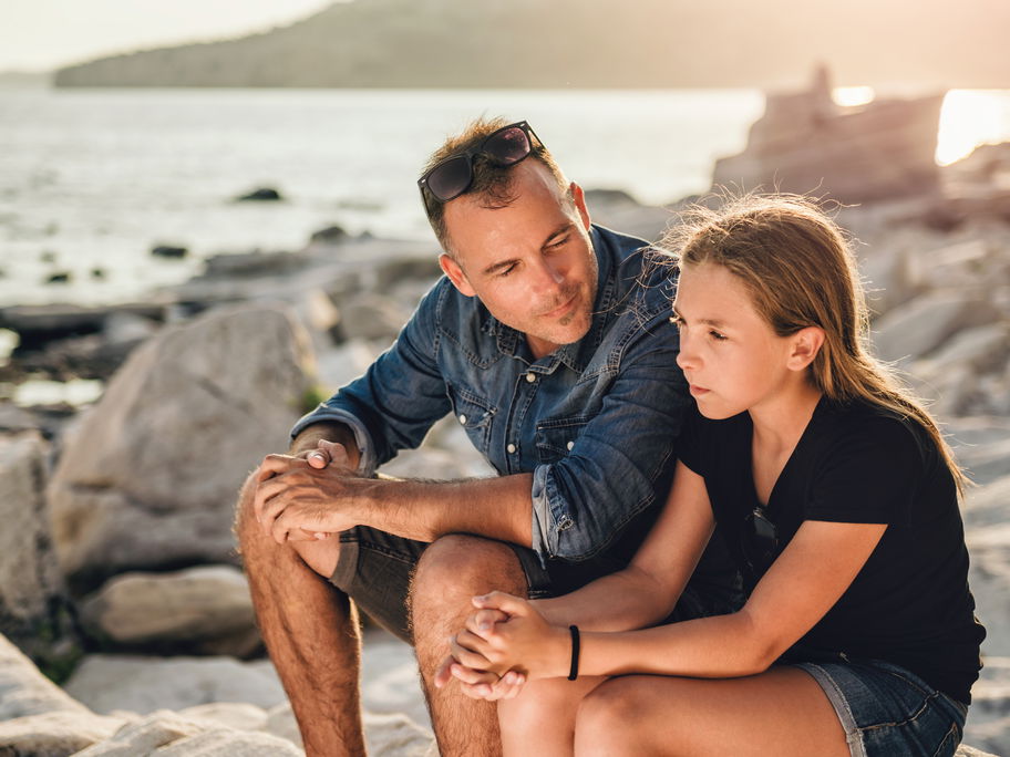 Vater mit Teenager-Tochter
