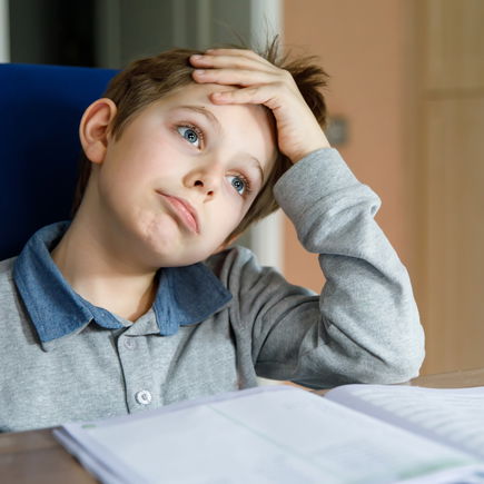 Schadet es Kindern, wenn Eltern bei den Hausaufgaben helfen?