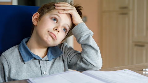Schadet es Kindern, wenn Eltern bei den Hausaufgaben helfen?
