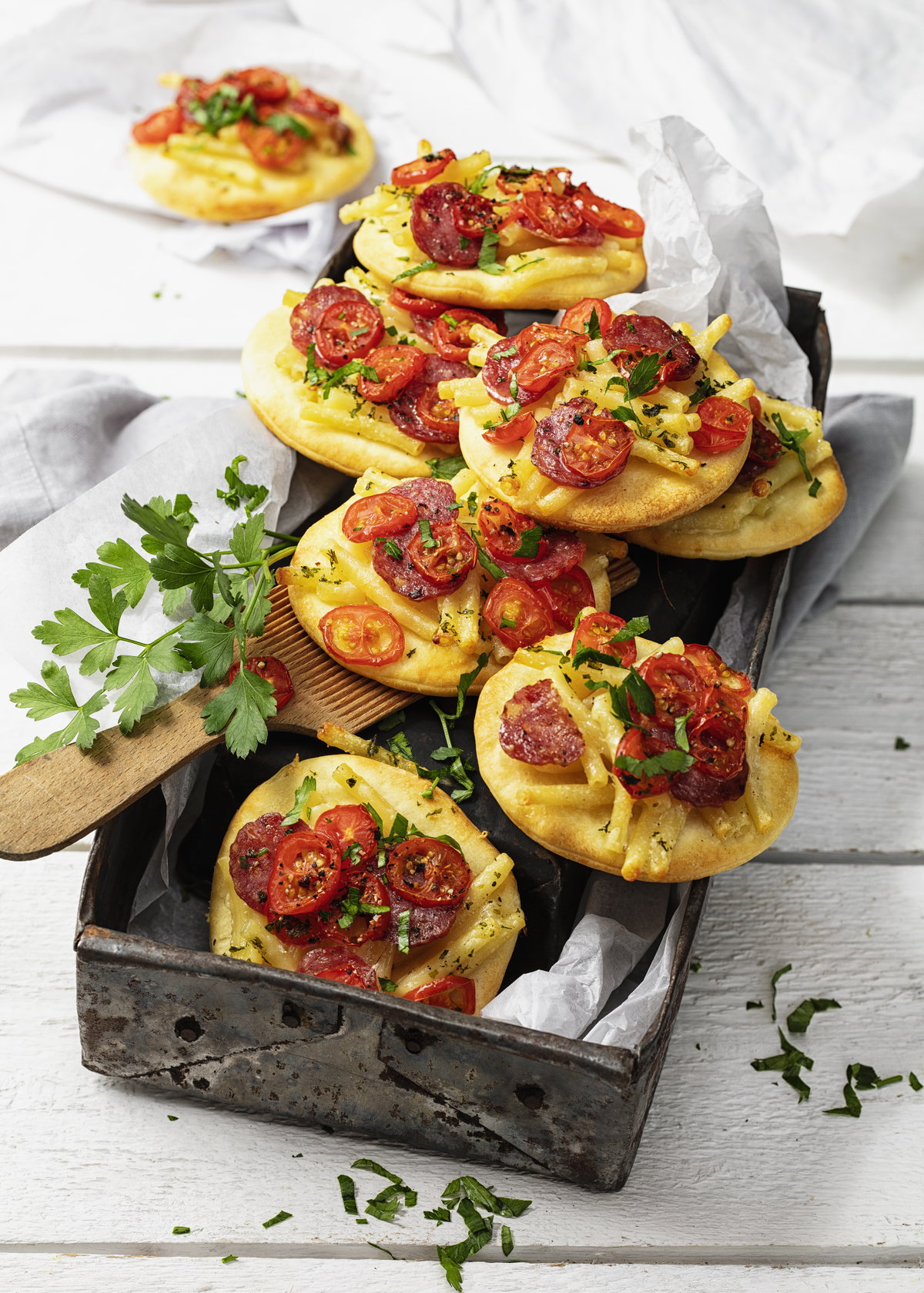 Mini-Pizzen mit Mac-and-Cheese-Belag