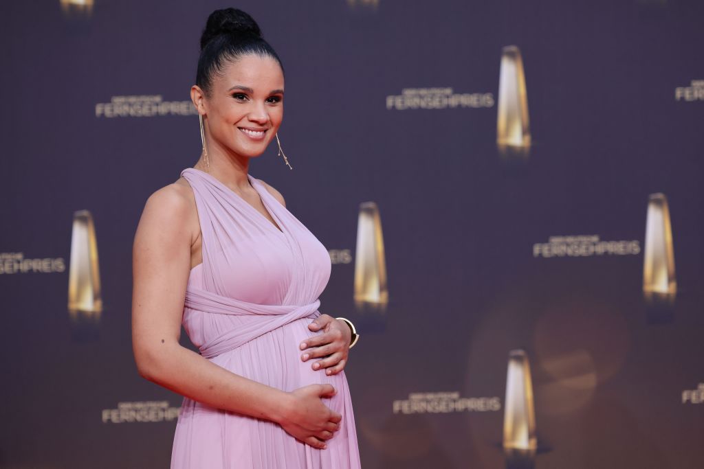 RTL-Moderatorin Charlotte Maihoff mit Babybauch