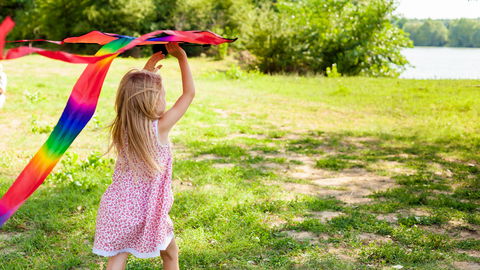 „Es passt ja jemand auf“: Warum dieser fatale Irrglaube auf Feiern Kindern Leben kosten kann