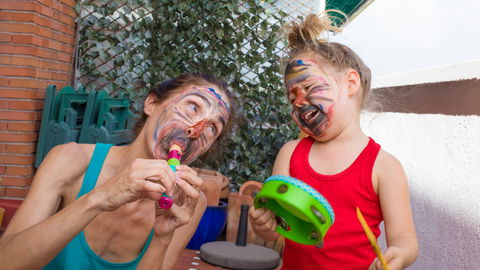Die unglaublichsten Dinge, die Eltern mit Babysittern erlebt haben
