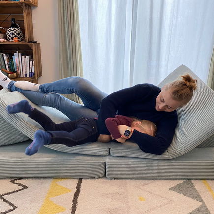Das Spielsofa "Funzy" im Alltags-Test – lohnt sich die teure Anschaffung?