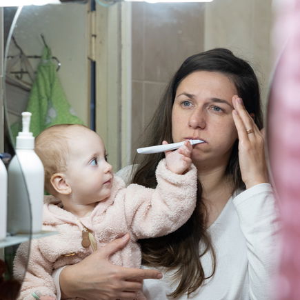 9 einfache Schminktipps für müde Mamas 