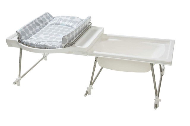 Geuther-Wickelaufsatz mit integrierter Wanne