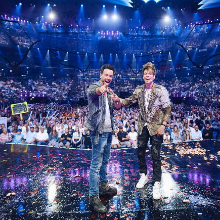 Ehrlich Brothers: "Wir haben 5 Jahre trainiert, um das Fliegen zu lernen"