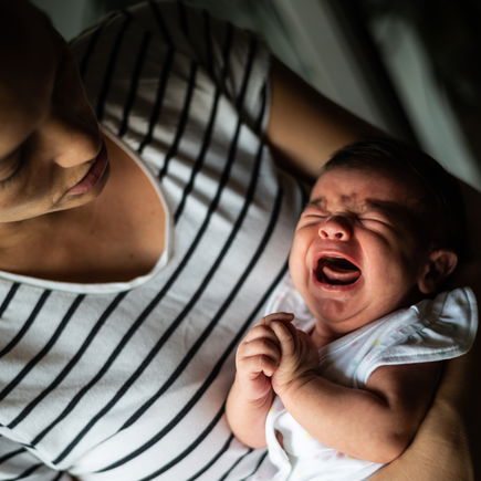 Vierfache Mutter: "Wenn Babys stundenlang schreien, hilft eigentlich nur ..."