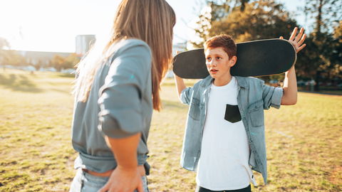 Fünffachmama erzählt: "Wie ich den Kontakt zu meinen Kindern in der Pubertät nicht verloren habe"