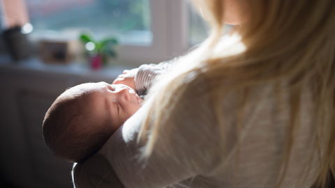 Zweifache Mutter: "Ich bereue es, dass ich meiner Stillberaterin blind vertraut habe"