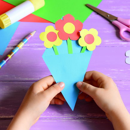 Einladungskarten für den Kindergeburtstag? Basteln wir einfach selbst!