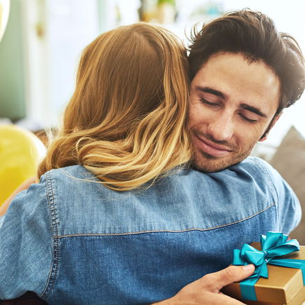 Freude garantiert: Die coolsten Papa-Geschenke zur Geburt!