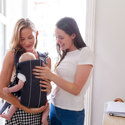 Tragetuch oder Babytrage? Es kommt darauf an