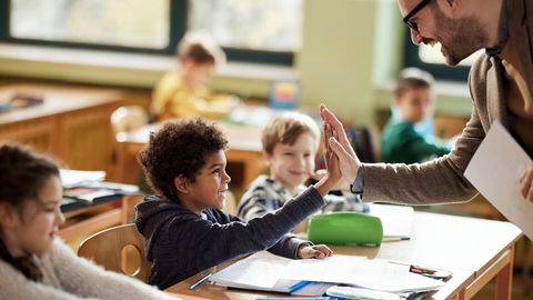 Einen solchen Lehrer hätten sich unsere Kinder gewünscht (und wir uns für sie)!