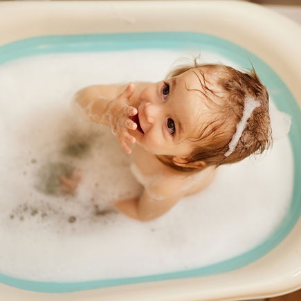 Die perfekte Babywanne finden: Tipps und Empfehlungen für eine entspannte Badezeit
