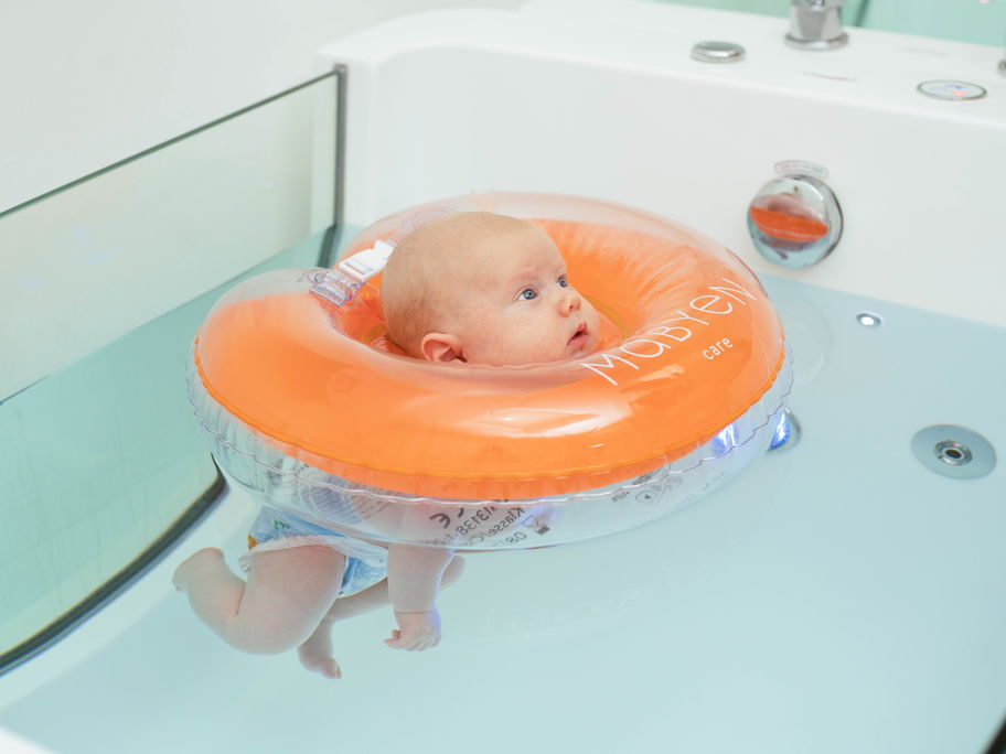 Baby beim Floating