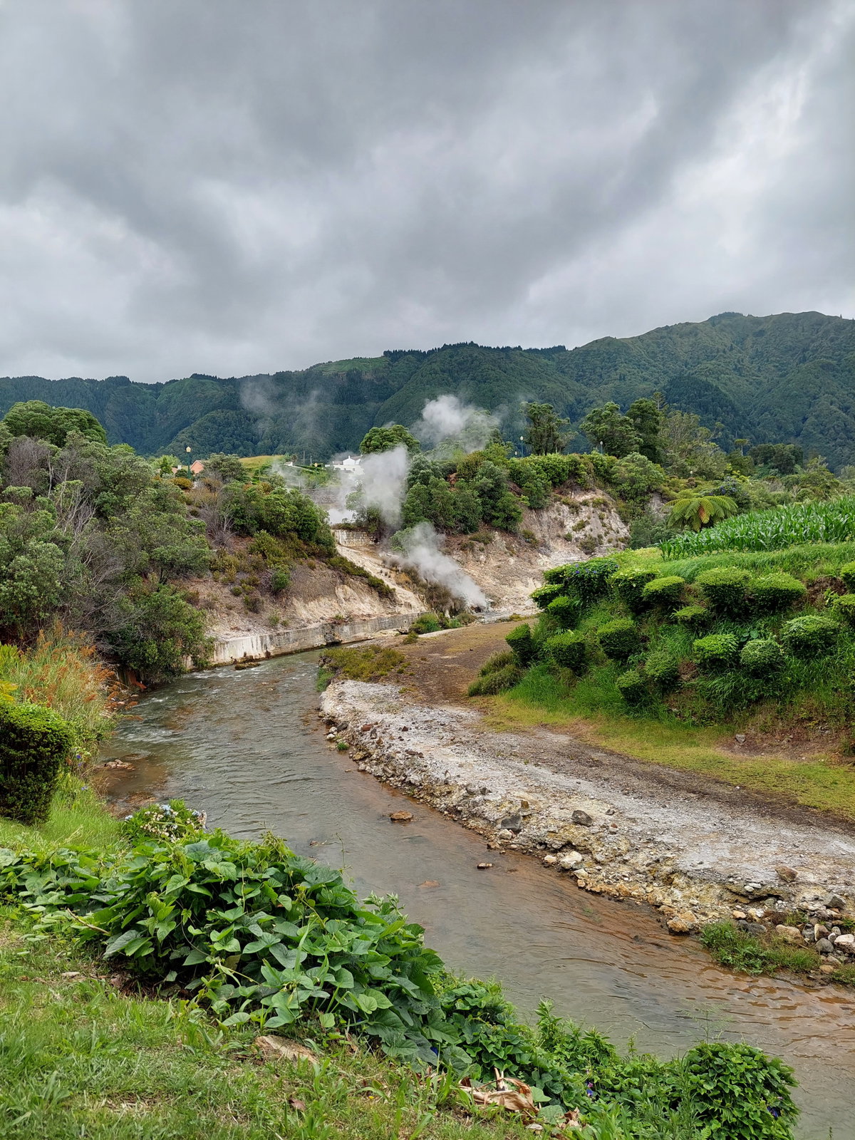 Dampf in der Nähe von Furnas