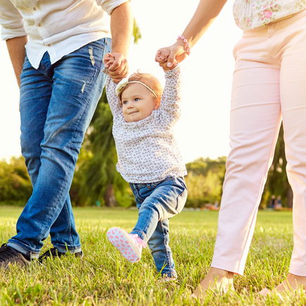 Schritt für Schritt in die Welt hinaus: Worauf beim Kauf der ersten Lauflernschuhe für dein Baby zu achten ist