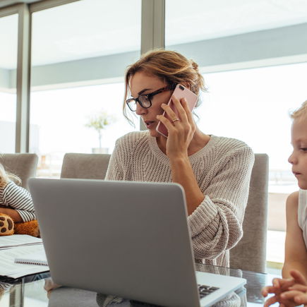 Warum wir den Begriff "Working Mom" streichen sollten!