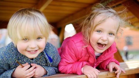 Spielzeugfreie Kita: Was passiert, wenn Kinder kein Spielzeug bekommen