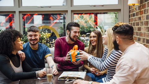 Sorgen garantiert für Lacher: Die lustigsten Baby-Geschenke!