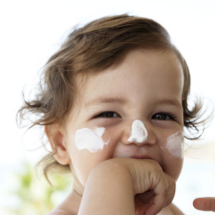Kinder-Sonnencreme im Öko-Test: Jetzt machen Behörden gegen Weichmacher Druck