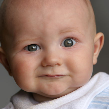 Zweitname fürs Baby: Schöne Tradition oder störende Belastung?