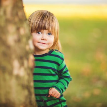 Psychologin: Erstaunliche Gründe, wieso Kinder schüchtern sind – und was Eltern tun können