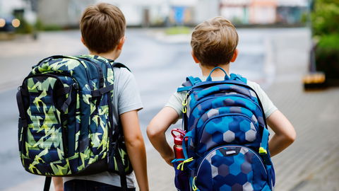 "Ist es wirklich so uncool, mit dem Grundschulranzen in die weiterführende Schule zu gehen?"