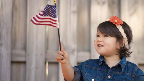 62 amerikanische Mädchennamen: Von total typisch bis sehr selten 🇺🇲