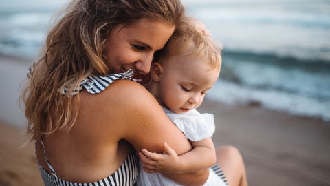 Auslandskrankenversicherung fürs Baby: So seid ihr gut abgesichert