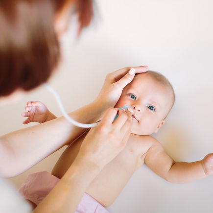 Nasensauger für Babys: Sinnvoll, überflüssig ... oder sogar schädlich?