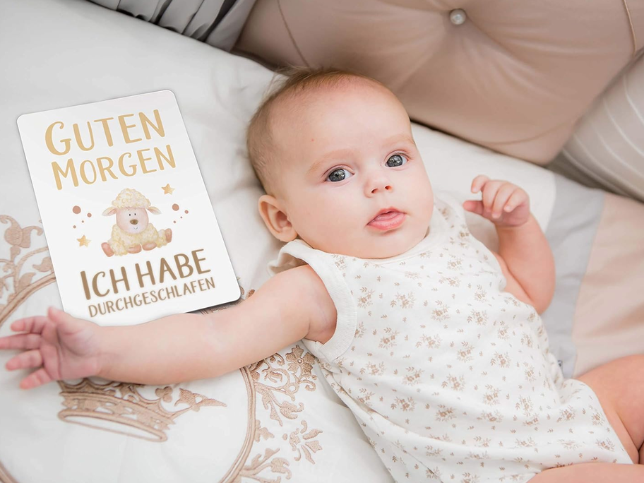 Meilensteinkarten dokumentieren Babys Entwicklung