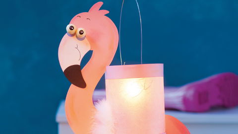 Coole Flamingo-Laterne basteln mit dieser Vorlage