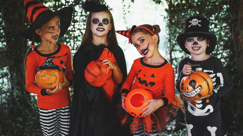 So geht Halloween-Kinderschminken ganz einfach